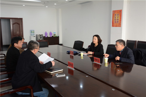 省医务工会来我校慰问困难职工